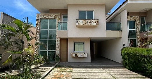Casa em Condom�nio